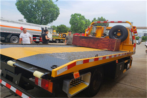 东山附近拖车电话号码服务