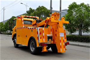 东山高速路拖车费